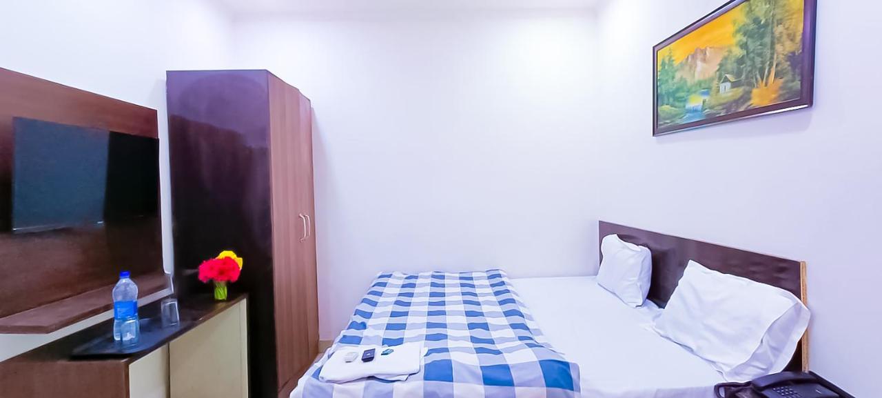 Hotel Tom - Jungpura Chruch Road Нью-Дели Экстерьер фото