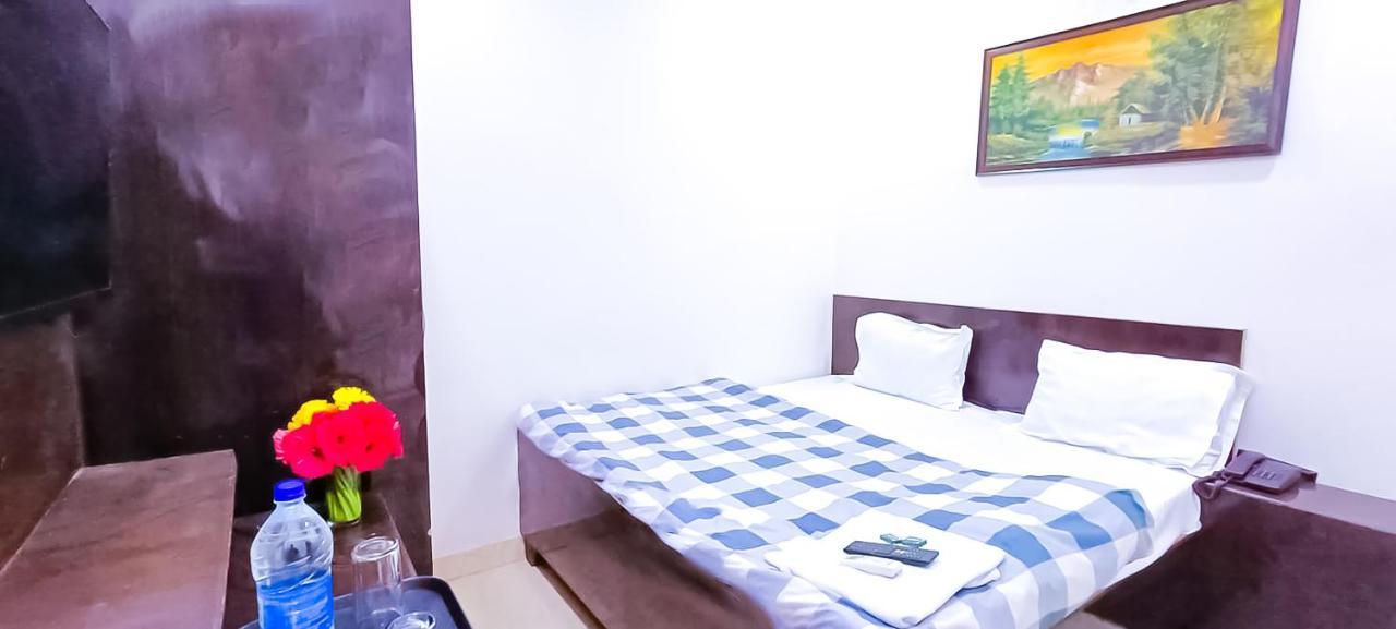 Hotel Tom - Jungpura Chruch Road Нью-Дели Экстерьер фото