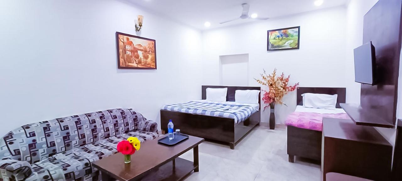 Hotel Tom - Jungpura Chruch Road Нью-Дели Экстерьер фото